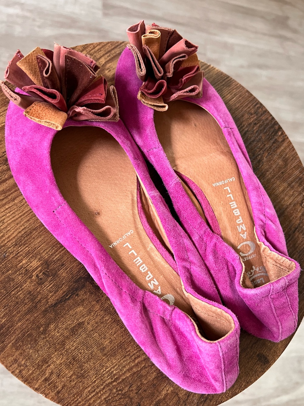 JEFFREY CAMPBELL YUKI IBIZA SUEDE BALLET FLATS FUCHSIA ROSETTE ✨